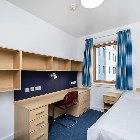 1 Night Free Comfortable Ensuite Rooms, Gillingham - Sk Hoo Buitenkant foto
