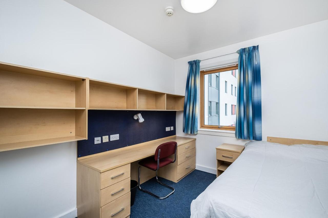1 Night Free Comfortable Ensuite Rooms, Gillingham - Sk Hoo Buitenkant foto